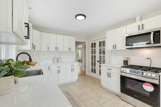 604 Lavergne Avenue, Wilmette, IL 60091