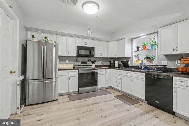6 WESTWOOD CT, Enola, PA 17025