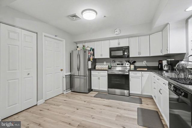 6 WESTWOOD CT, Enola, PA 17025