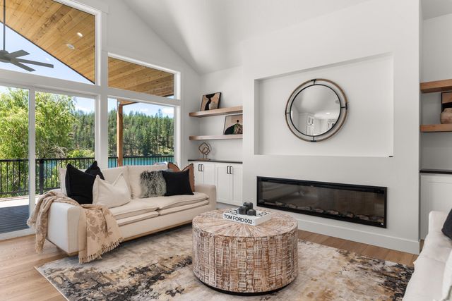 6518A Myrtle Dr, Nine Mile Falls, WA 99026