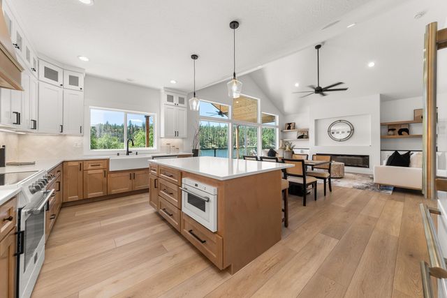 6518A Myrtle Dr, Nine Mile Falls, WA 99026