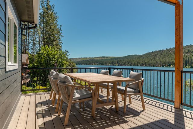 6518A Myrtle Dr, Nine Mile Falls, WA 99026