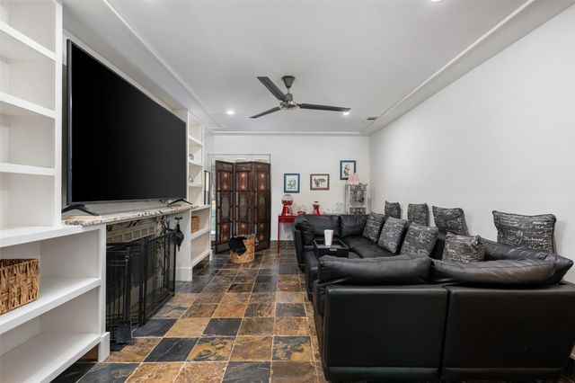 212 County Road 229 RD, Briggs, TX 78608