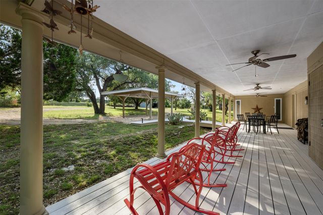 212 County Road 229 RD, Briggs, TX 78608