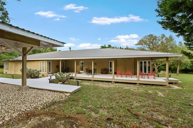 212 County Road 229 RD, Briggs, TX 78608