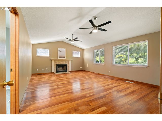 51607 Sw 5TH St, Scappoose, OR 97056