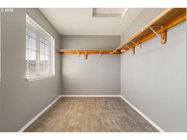 51607 Sw 5TH St, Scappoose, OR 97056