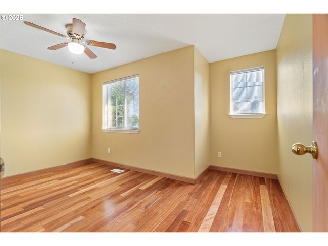 51607 Sw 5TH St, Scappoose, OR 97056