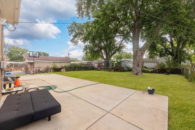 8841 Tulley Avenue, Oak Lawn, IL 60453
