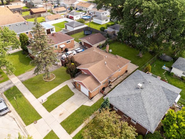 8841 Tulley Avenue, Oak Lawn, IL 60453