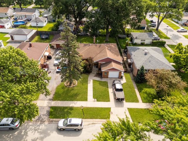 8841 Tulley Avenue, Oak Lawn, IL 60453