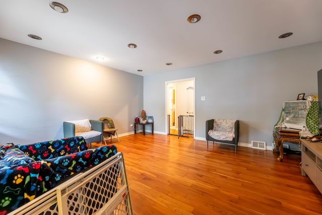 8841 Tulley Avenue, Oak Lawn, IL 60453