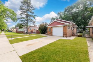 8841 Tulley Avenue, Oak Lawn, IL 60453