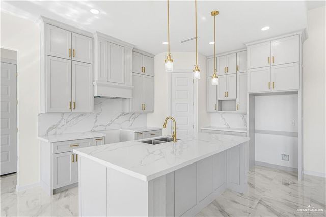 3011 Silver Oak Avenue, Mission, TX 78574