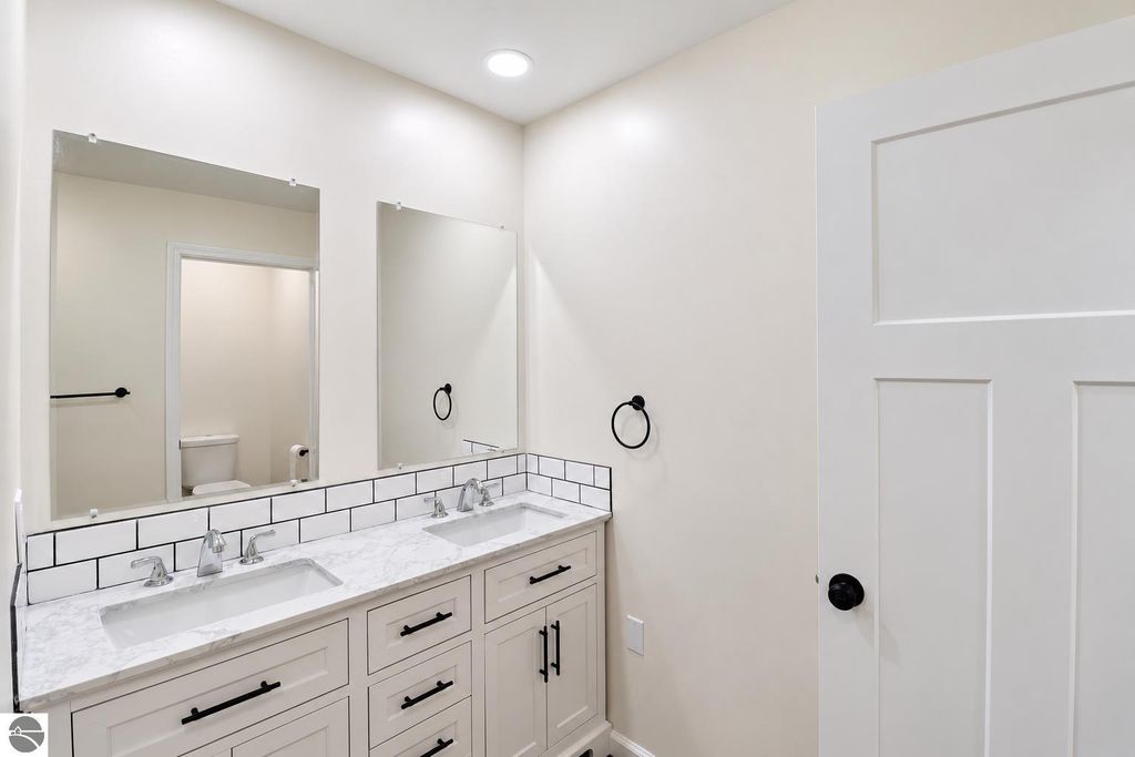 Image 10 of property listing at 505 Kane Street, Mt Pleasant, MI 48858