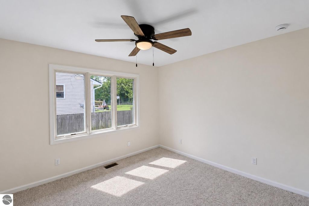 Image 14 of property listing at 505 Kane Street, Mt Pleasant, MI 48858