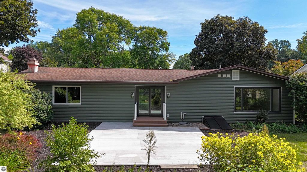 Image 21 of property listing at 505 Kane Street, Mt Pleasant, MI 48858