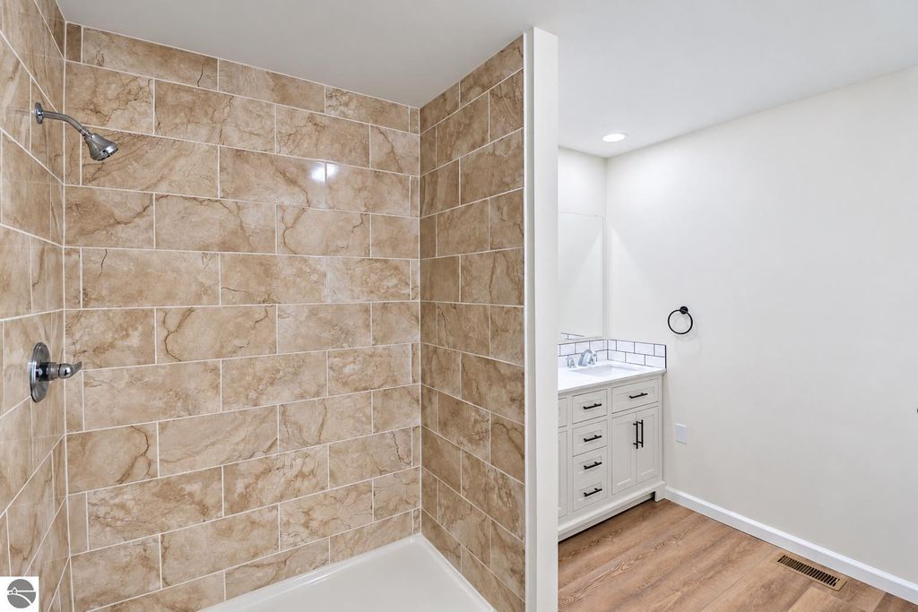 Image 9 of property listing at 505 Kane Street, Mt Pleasant, MI 48858