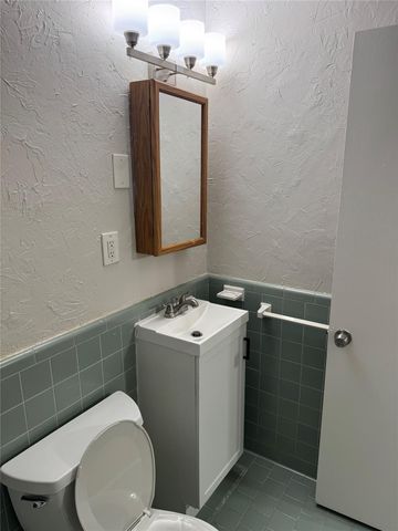 803 W 28th ST 206, Austin, TX 78705