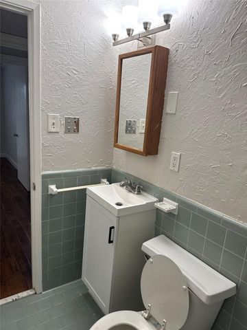 803 W 28th ST 206, Austin, TX 78705