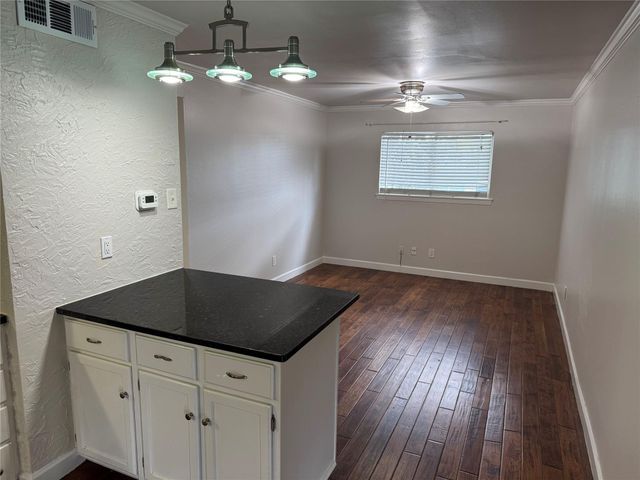 803 W 28th ST 206, Austin, TX 78705