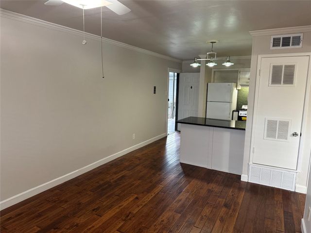 803 W 28th ST 206, Austin, TX 78705