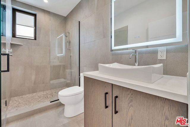 337 6th Avenue, Venice, CA 90291