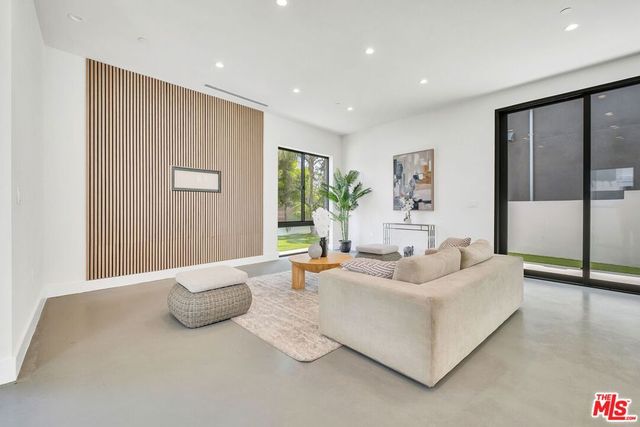 337 6th Avenue, Venice, CA 90291