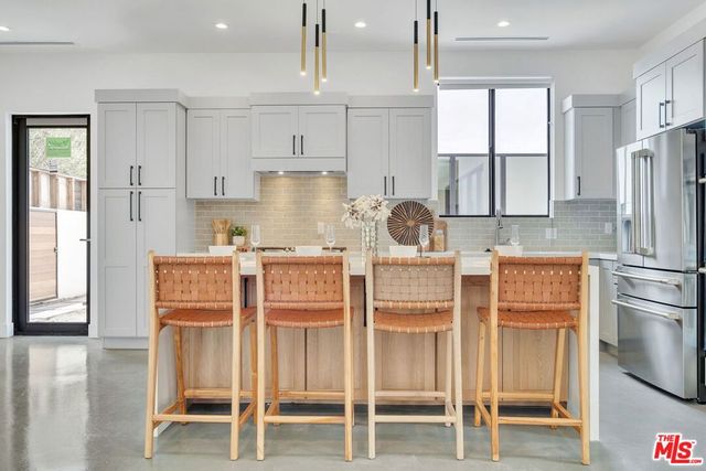 337 6th Avenue, Venice, CA 90291