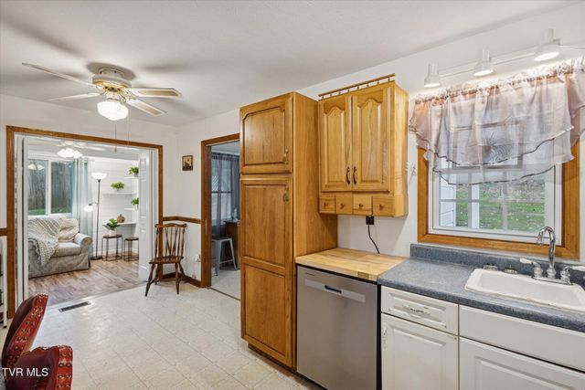 270 Hurley Hollow Road, Elizabethton, TN 37643