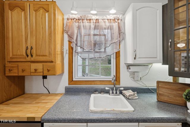 270 Hurley Hollow Road, Elizabethton, TN 37643