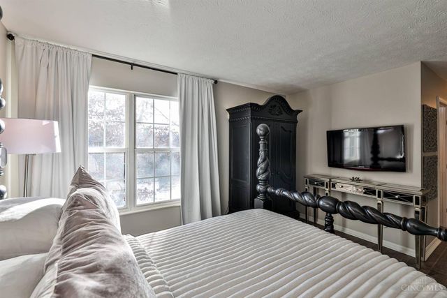 6748 Sandharbor Court, Hamilton Twp, OH 45039