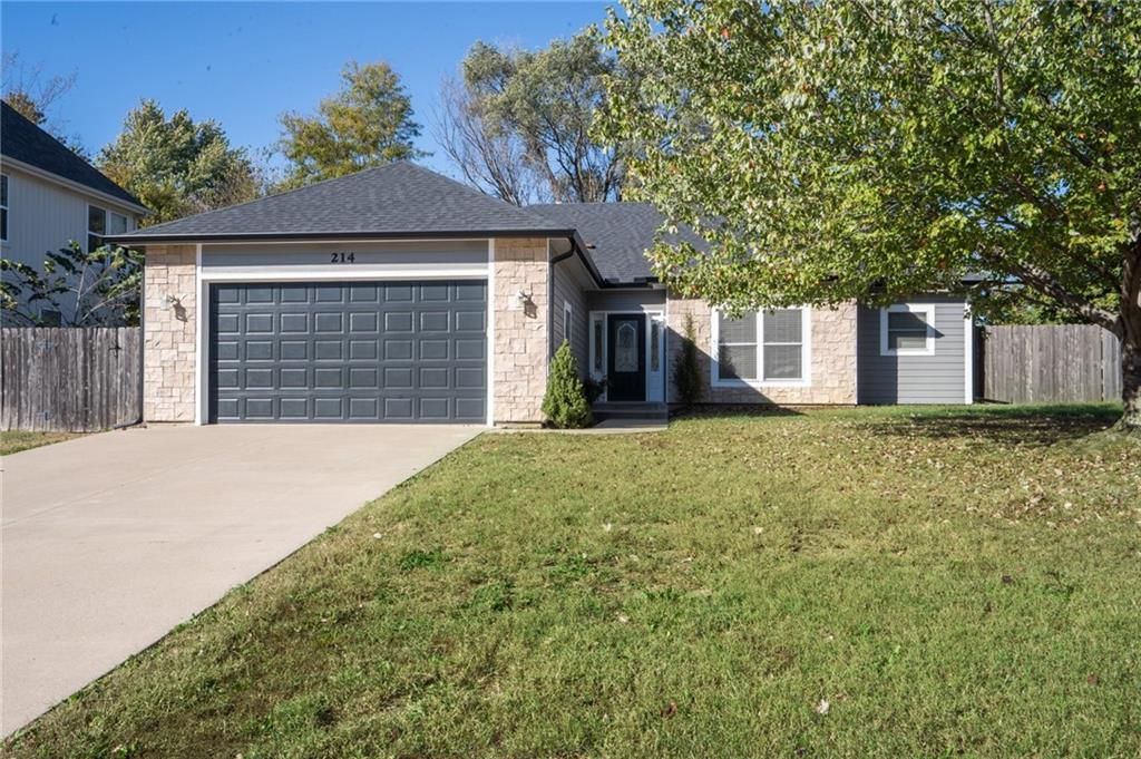 214 Hillside Drive, Baldwin City, KS 66006