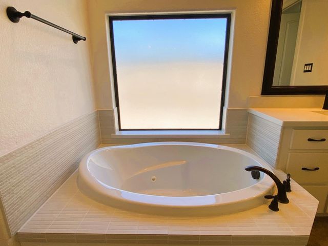 11707 W Grand Pond Drive, Montgomery, TX 77356