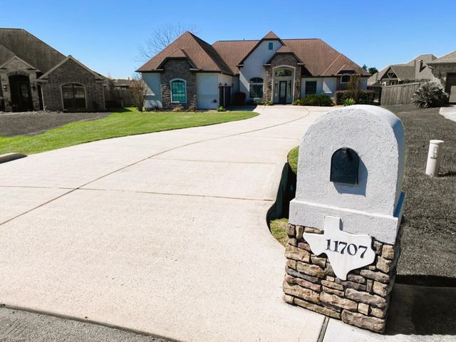 11707 W Grand Pond Drive, Montgomery, TX 77356