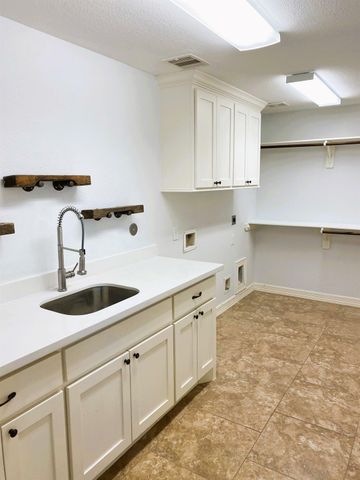 11707 W Grand Pond Drive, Montgomery, TX 77356