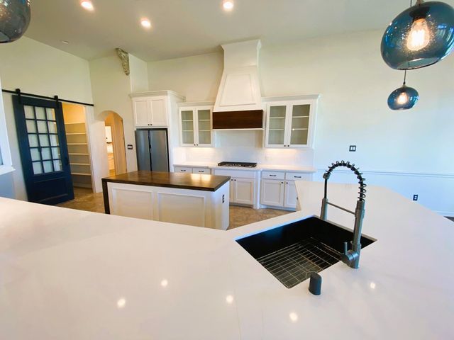 11707 W Grand Pond Drive, Montgomery, TX 77356