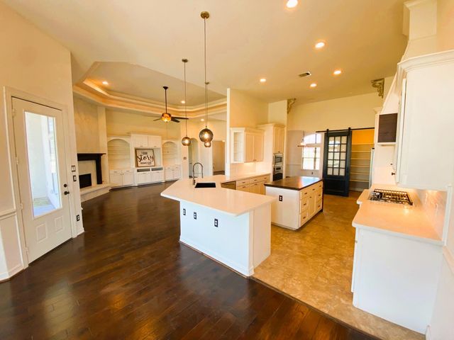 11707 W Grand Pond Drive, Montgomery, TX 77356