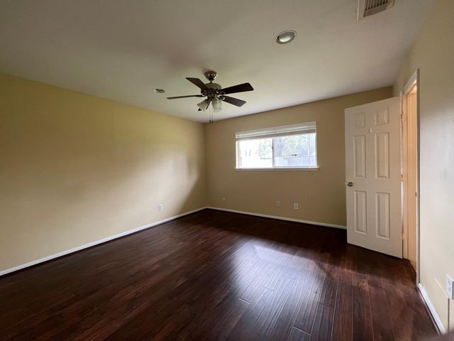 9619 Beverlyhill Street, Houston, TX 77063