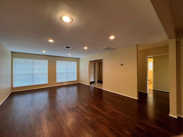 9619 Beverlyhill Street, Houston, TX 77063