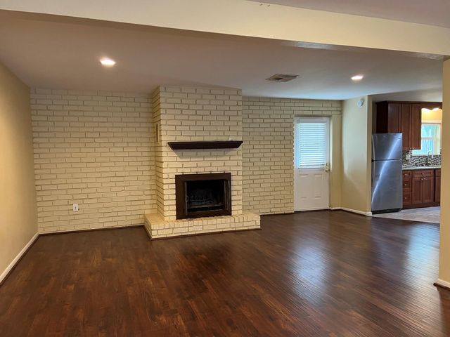 9619 Beverlyhill Street, Houston, TX 77063