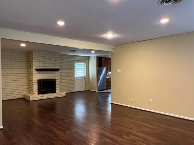 9619 Beverlyhill Street, Houston, TX 77063