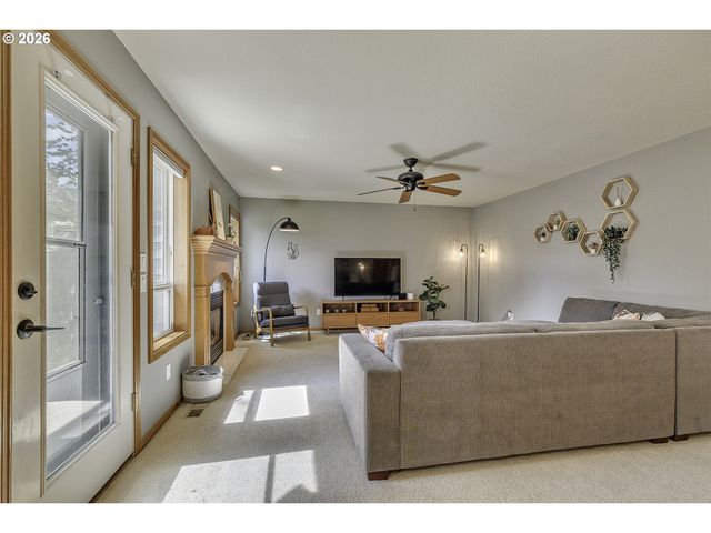 2764 Ne LINDSEY Dr, Hillsboro, OR 97124