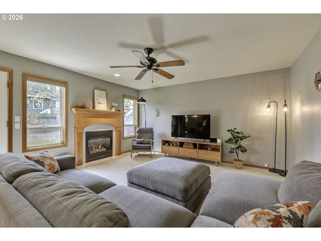 2764 Ne LINDSEY Dr, Hillsboro, OR 97124