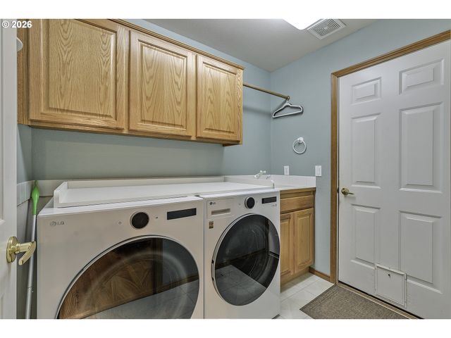 2764 Ne LINDSEY Dr, Hillsboro, OR 97124