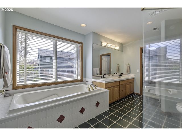 2764 Ne LINDSEY Dr, Hillsboro, OR 97124