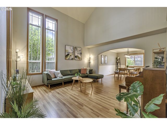 2764 Ne LINDSEY Dr, Hillsboro, OR 97124