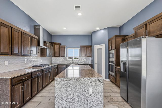2300 SAMMY CERVANTES Street, El Paso, TX 79938