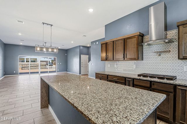 2300 SAMMY CERVANTES Street, El Paso, TX 79938