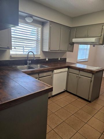 5510 NW Circlegate Drive NW, Spring, TX 77373